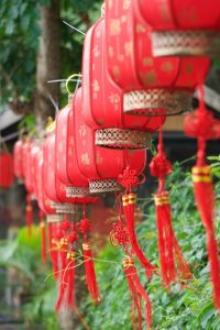 lanterns-2376150_640